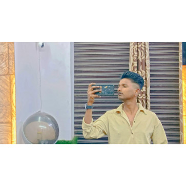 Vikku, 22, India