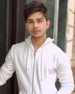 TEAM  999k, 21, India