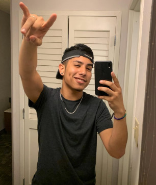 Andrewsnewaccount, 25, United States