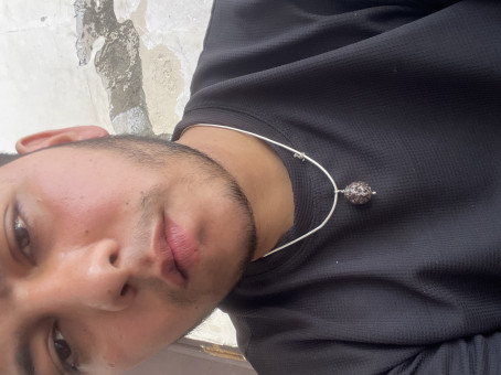 Sam, 25, India