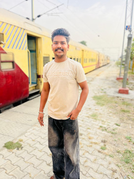 Raja RASTOGI, 21, India
