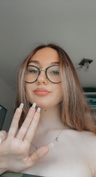Isabella, 20, United States