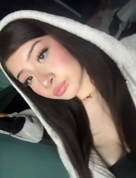 Mila, 18, United States