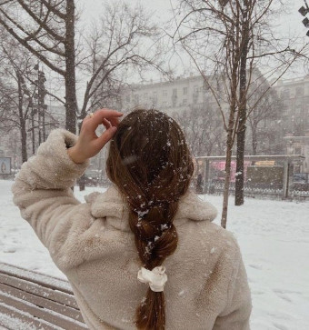 Davina, 21, Australia