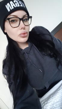 Miu Ashlee, 29, United States