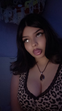 Kitty, 18, United States