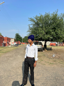 Vansh, 18, India