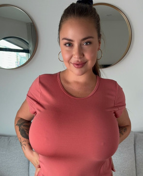Katerina Cross, 31, United States
