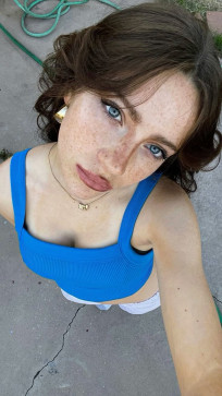 Bailey, 19, Canada