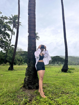 Mhia, 22, Philippines