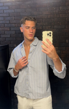 Finn, 29, New Zealand