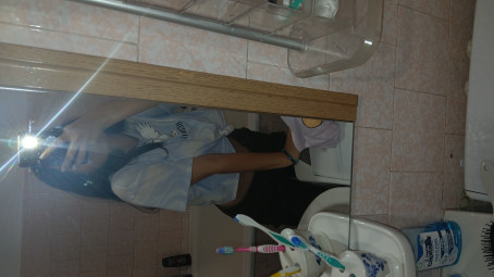 Ioana, 18, Romania