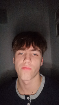 RoughDom, 21, Italy