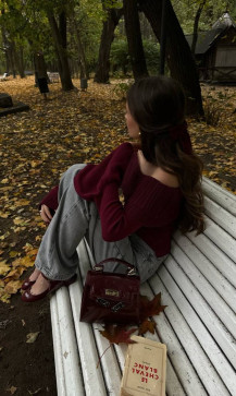 Luna, 19, Philippines