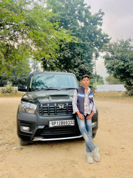 Daksh Shukla, 18, India
