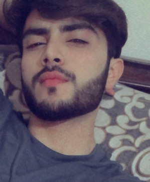Zjaabwall Ksnsmasj, 18, India
