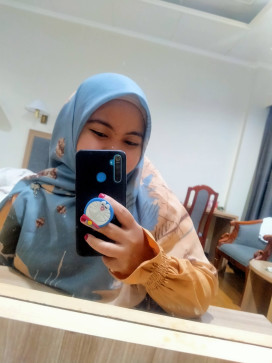 Yeni, 27, Indonesia