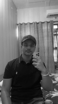 Gloge, 20, India