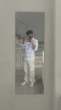 Scorsin, 22, India