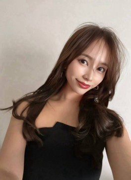 Chloe, 35, Canada