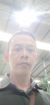 Bang Amin, 40, Indonesia