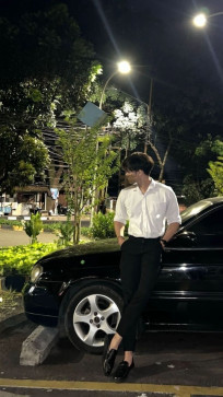 Rihuuuu, 18, India
