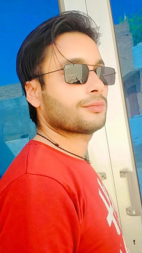 Ravi Raaz, 18, India