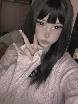 Nikki, 18