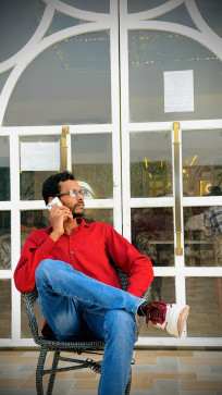 Nakid Biker, 18, India