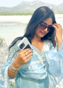 Naina, 18, India
