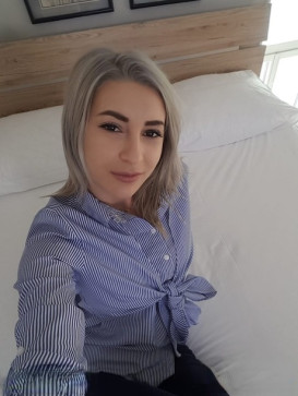 Julia, 34, Australia