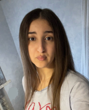 Emma, 18, Italy