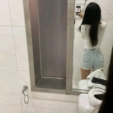 Heidel, 20, South Korea