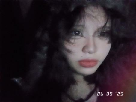 Yen, 18, Philippines