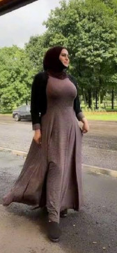 Pakeezah Sarah, 32, India
