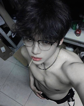 Yuki, 20, Philippines
