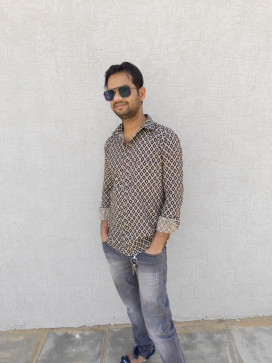 Ak, 28, Saudi Arabia