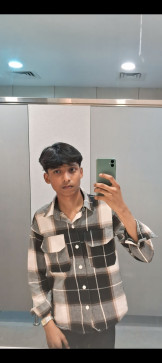 Leo, 18, India
