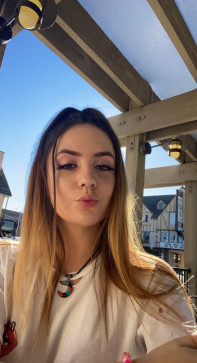 Violet Summer, 18, United States