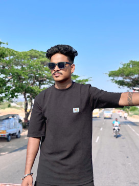 Sandy Sai, 21, India