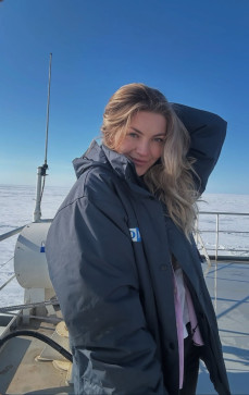 Beth, 32, United States