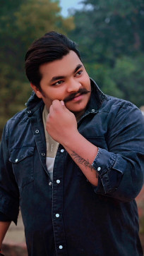 Akki, 26, India