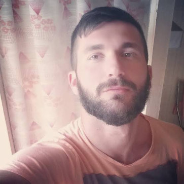 Son Yaz, 18, Algeria