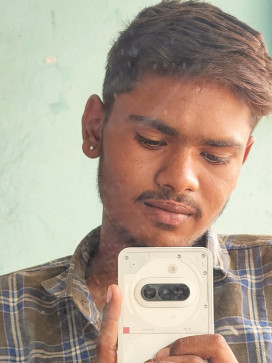Nilesh, 19, India