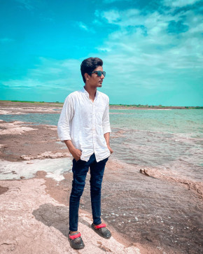 Zaid, 20, India