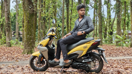 Akash Malik, 19, India