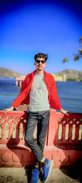 Akshu, 22, India