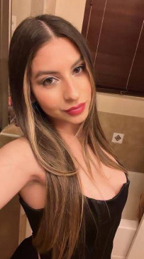 Molly Bennet, 30, United States