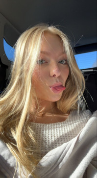 Ava, 18, United States