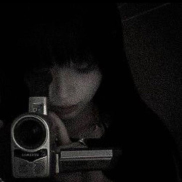 Elli, 18, United States